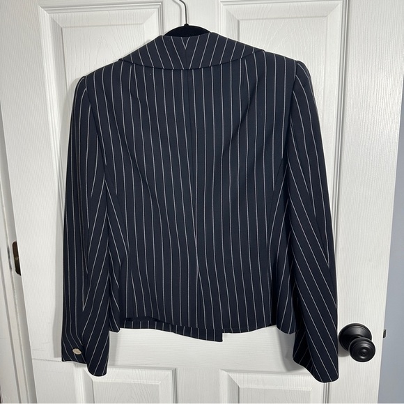 Carlisle size 8 100% wool suit blazer, pinstripe, fully lined, gabardine‎ - Picture 8 of 9